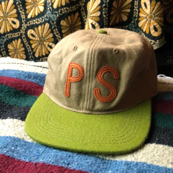 poler stuff hat